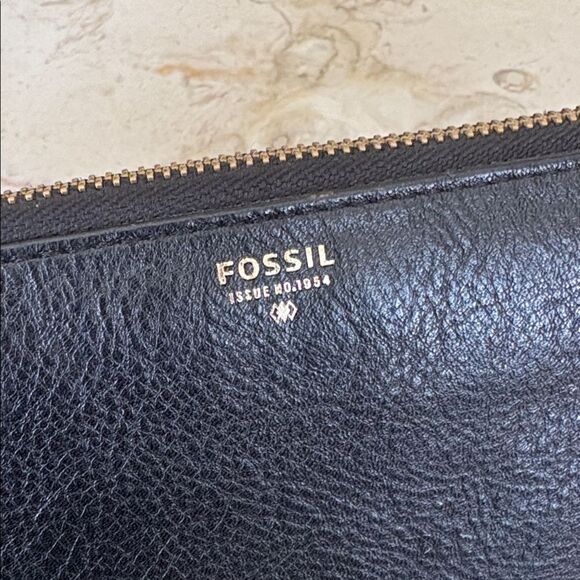 Fossil Leather Zip Around Long Wallet - Picture 4 of 14